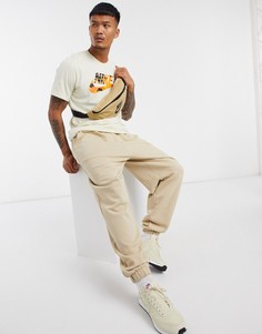 Светло-бежевая футболка с логотипом камуфляжной расцветки Nike-Светло-бежевый