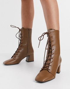 Светло-коричневые ботинки на каблуке со шнуровкой из искусственной кожи Monki Thelma-Светло-коричневый