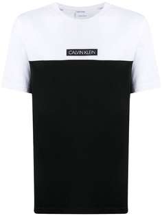 Calvin Klein двухцветная футболка с логотипом