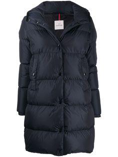 Moncler пальто с капюшоном и нашивкой-логотипом