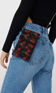 Stradivarius Сумка Для Смартфона На Цепочке И С Бисером Женская Коллекция Черный 103