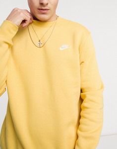Свитшот горчичного цвета с круглым вырезом Nike Club-Желтый
