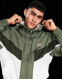 Куртка цвета хаки на молнии с капюшоном Nike Heritage Essentials Windrunner-Зеленый