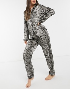 Атласный пижамный комплект из брюк и рубашки с леопардовым принтом Loungeable-Многоцветный
