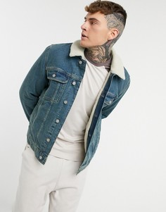 Синяя выбеленная джинсовая куртка с подкладкой из искусственного меха ASOS DESIGN-Голубой