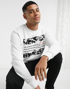 Белый свитшот с квадратным принтом Calvin Klein