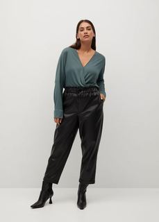 Футболка с запáхом на декольте - Black Mango