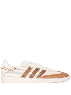 adidas кроссовки с тремя полосками