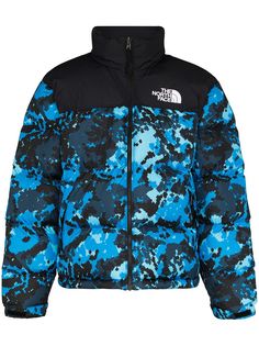 The North Face пуховик с камуфляжным принтом
