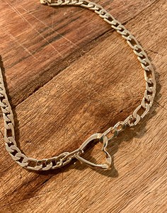 Золотистая цепочка с подвеской в виде сердца Monki Evie-Золотистый