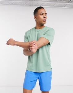 Зеленая футболка Nike Running Breathe-Серебристый