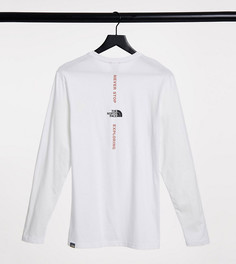 Белый лонгслив The North Face Vertical – эксклюзивно для ASOS