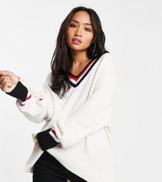 Кремовый джемпер с V-образным вырезом и окантовкой ASOS DESIGN Petite