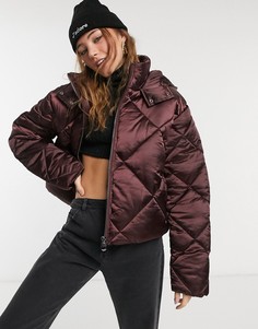 Атласный стеганый oversized-пуховик бордового цвета ASOS DESIGN-Красный