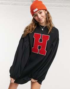 Платье-свитшот мини в стиле oversized с рукавами-фонариками и изображением буквы в черном и красном цвете ASOS DESIGN-Черный