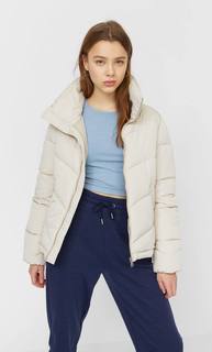 Stradivarius Стеганая Куртка С Высоким Воротником Женская Коллекция Ванильный M
