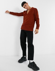 Коричневая бархатная рубашка классического кроя с отложным воротником ASOS DESIGN-Коричневый