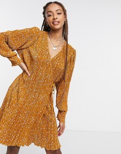 Коричневое плиссированное платье мини с запахом Vero Moda-Коричневый