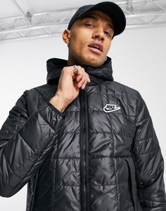 Куртка-пуховик на молнии с капюшоном черного цвета с синтетическим наполнителем Nike-Черный
