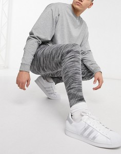 Серые джоггеры с принтом в технике секционной окраски ASOS DESIGN-Серый