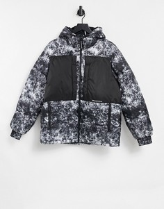 Черно-белый пуховик с принтом Bershka