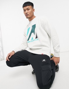 Серый свитшот с большим логотипом New Balance