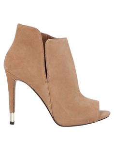 Полусапоги и высокие ботинки Guess
