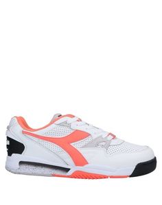 Низкие кеды и кроссовки Diadora