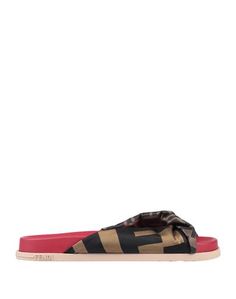 Сандалии Fendi