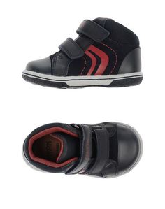 Низкие кеды и кроссовки Geox