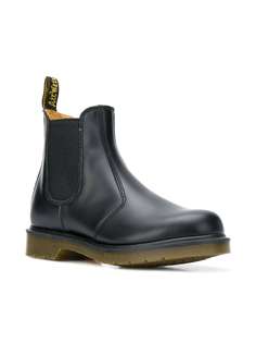 Dr. Martens 2976 chelsea boots