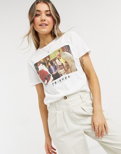 Новогодняя футболка с принтом новогоднего кадра из сериала Друзья ASOS DESIGN-Белый