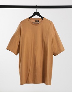 Максимально удлиненная oversize-футболка светло-коричневого цвета ASOS DESIGN-Бежевый