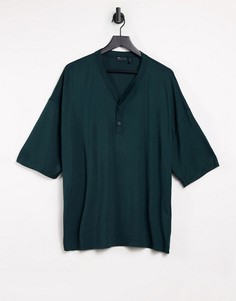 Темно-зеленая oversized-футболка из вискозы с короткими рукавами и V-образным вырезом ASOS DESIGN-Зеленый