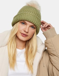 Шапка фисташкового цвета с помпоном из искусственного меха Topshop-Зеленый
