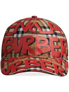 Burberry бейсбольная кепка в винтажную клетку с принтом граффити