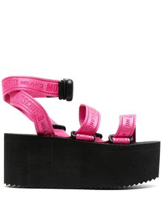 Moschino сандалии на платформе с логотипом