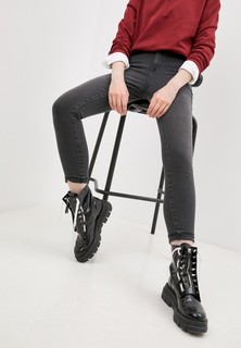 Джинсы Boss