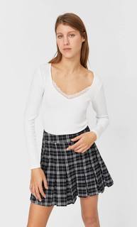 Stradivarius Футболка С Длинными Рукавами И Отделкой Кружевом Женская Коллекция Цвет Небеленого Полотна L
