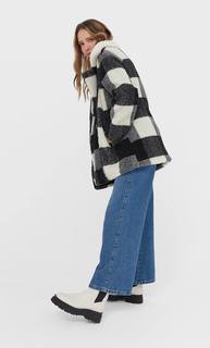 Stradivarius Пальто Из Искусственной Овчины В Клетку Женская Коллекция Черный S