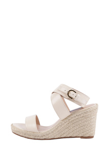 Босоножки Stuart Weitzman