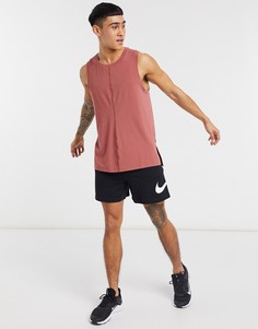Красный жилет Nike Yoga Dry