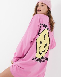 Розовое платье-футболка в стиле oversize с принтом в виде желтой головы ASOS DESIGN-Розовый