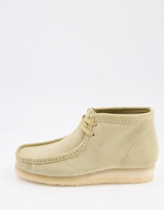 Бежевые замшевые ботинки Clarks Originals Wallabee-Бежевый