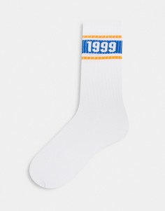 Белые носки средней высоты в рубчик с логотипом 1999 ASOS DESIGN-Белый