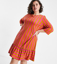 Платье мини с присборенной юбкой и коричневым принтом Vero Moda Curve-Коричневый цвет