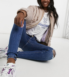 Сине-голубые зауженные джинсы с потертостями River Island Tall Molly-Голубой