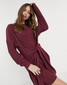 Темно-бордовое платье мини в рубчик с начесом и поясом ASOS DESIGN-Красный