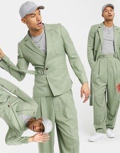 Укороченный пиджак узкого кроя из саржи цвета хаки с ремешком в стиле милитари ASOS DESIGN-Зеленый цвет