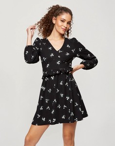Черное приталенное платье со свободной юбкой и цветочным принтом Miss Selfridge-Черный